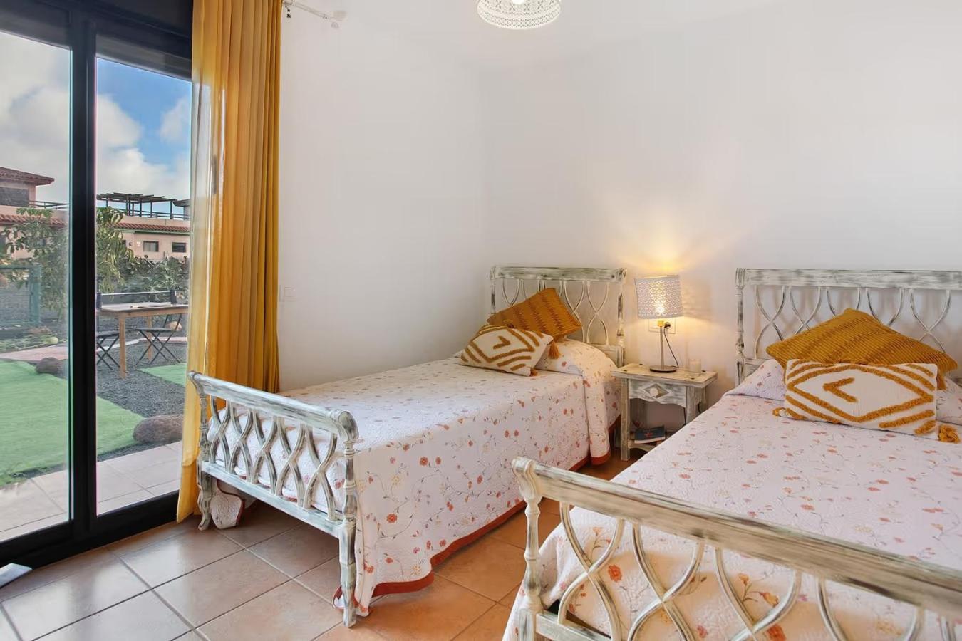Villa Amadeus à La Oliva Extérieur photo